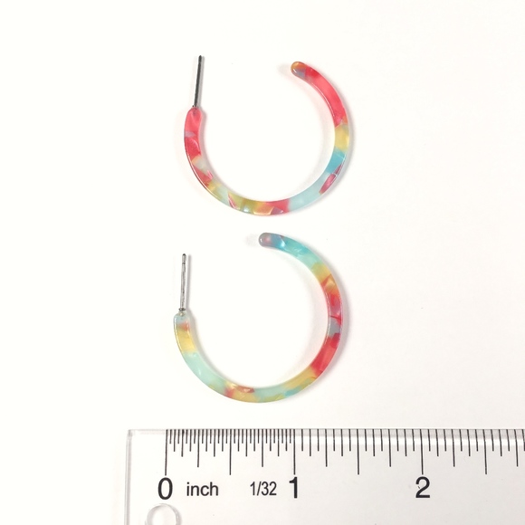 Resin Tortoise Shell Hoop Earrings - Picture 4 of 5